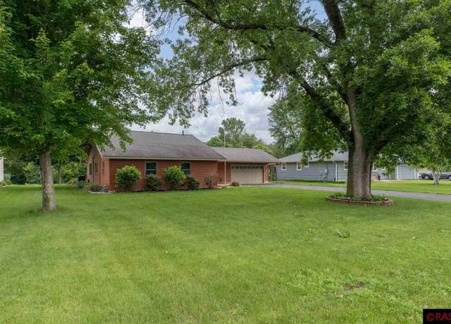 Property at 50 Skyline Dr, Mankato, MN 56001, 3 beds, 1 bath