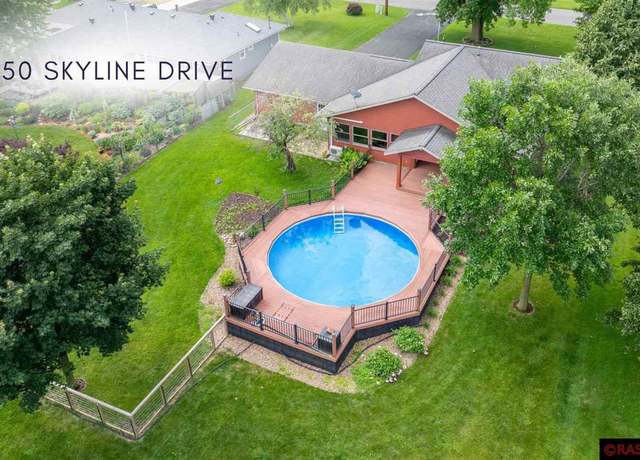 Property at 50 Skyline Dr, Mankato, MN 56001, 3 beds, 1 bath