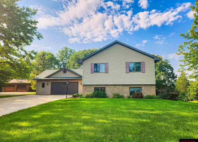 Property at 908 Park Ln, Belle Plaine, MN 56011, 5 beds, 2 baths