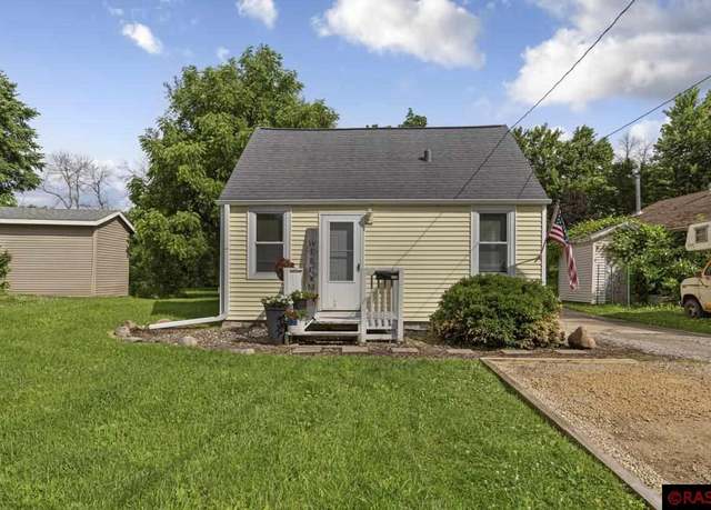 Property at 572 Mineral Springs Rd, Owatonna, MN 55060, 2 beds, 1 bath