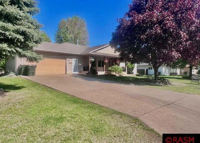 Property at 626 Fair St, St. Peter, MN 56082, 4 beds, 3.5 baths