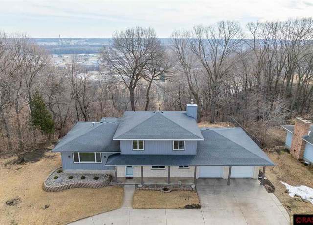 Property at 1810 Mary Ln, North Mankato, MN 56001, 4 beds, 2.5 baths