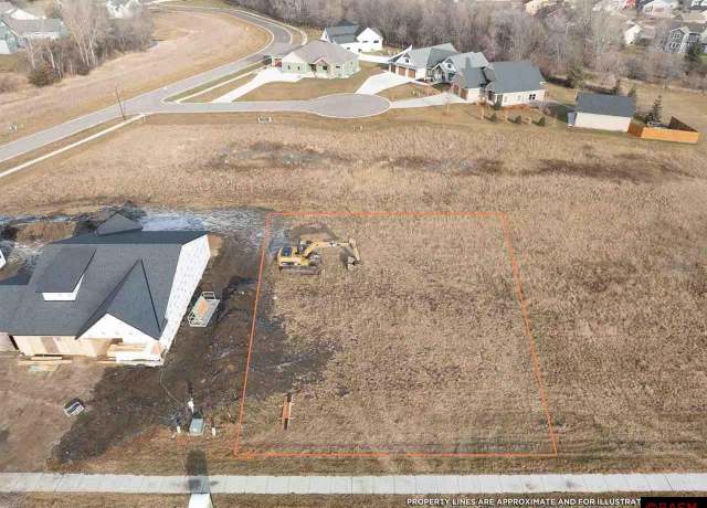 Property at 309 Pinehurst Dr, Mankato, MN 56001