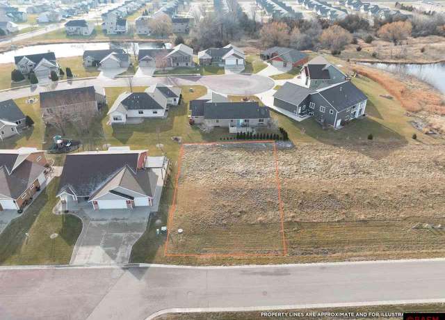 Property at 300 Pinehurst Dr, Mankato, MN 56001