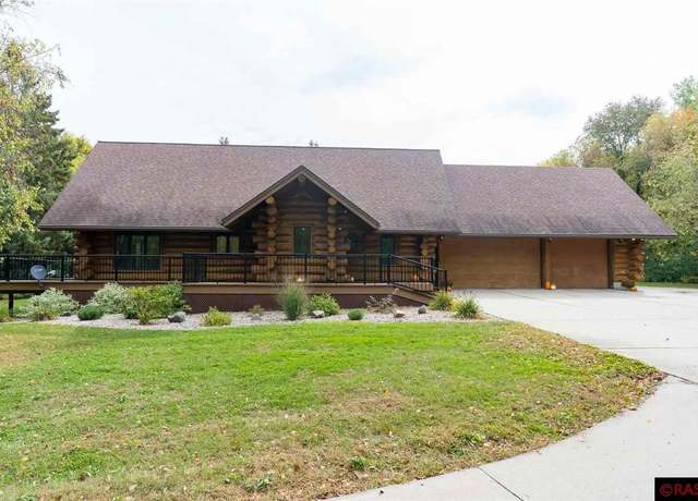 Property at 27 W Raven Rock Rd, Mankato, MN 56001, 5 beds, 4 baths