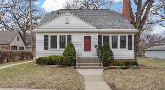 Photo of 910 Owatonna St, Mankato, MN 56001