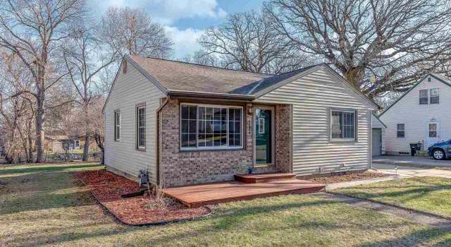 Photo of 731 E Prince St, Lake Crystal, MN 56055
