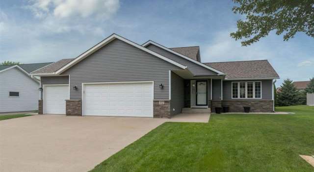 Photo of 112 Pebble Creek Ct, Mankato, MN 56001