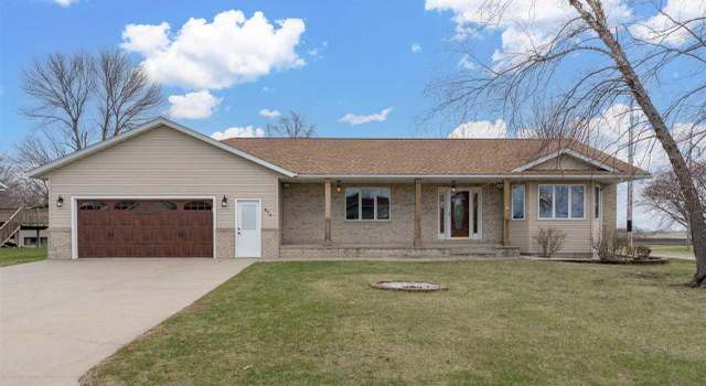 Photo of 624 E Nathan St, Lake Crystal, MN 56055