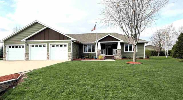 Photo of 516 Valley View Dr, Courtland, MN 56021