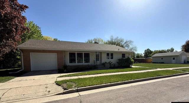 Photo of 24 Hazelwood Ave, New Ulm, MN 56073