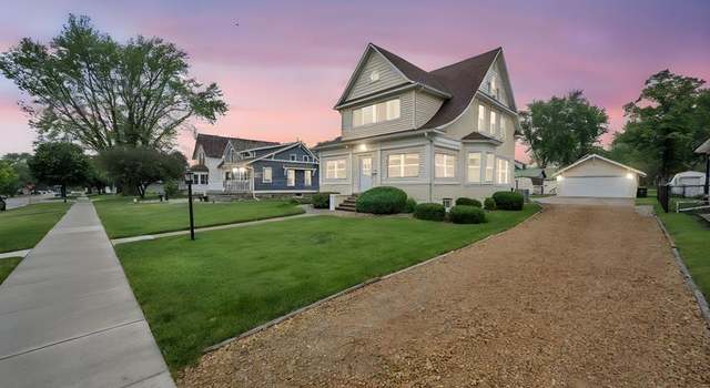Photo of 313 E 4th St, Blue Earth, MN 56013