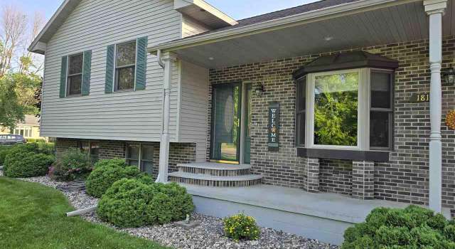 Photo of 1814 Crestview Dr Dr, New Ulm, MN 56073