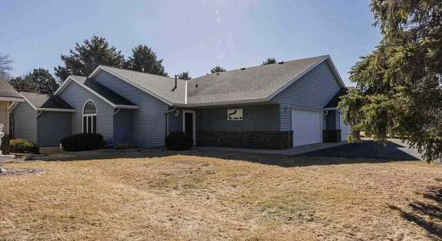 Photo of 233 Heather Ln, Mankato, MN 56001