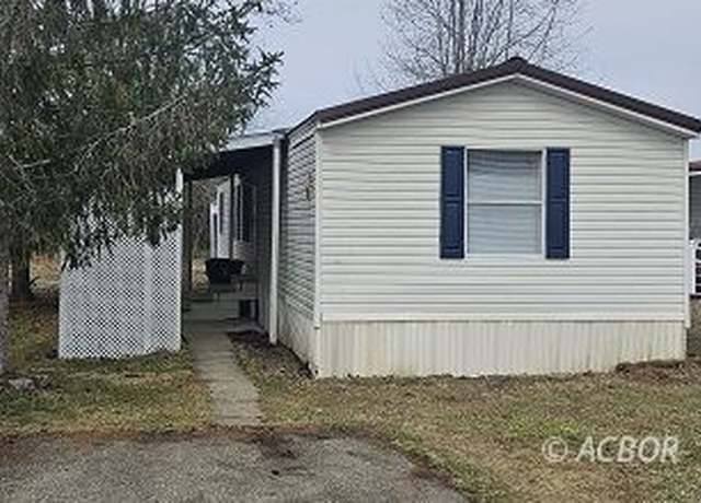 Property at 283 W 13 th St #22, Wellston, OH 45692, 3 beds, 2 baths