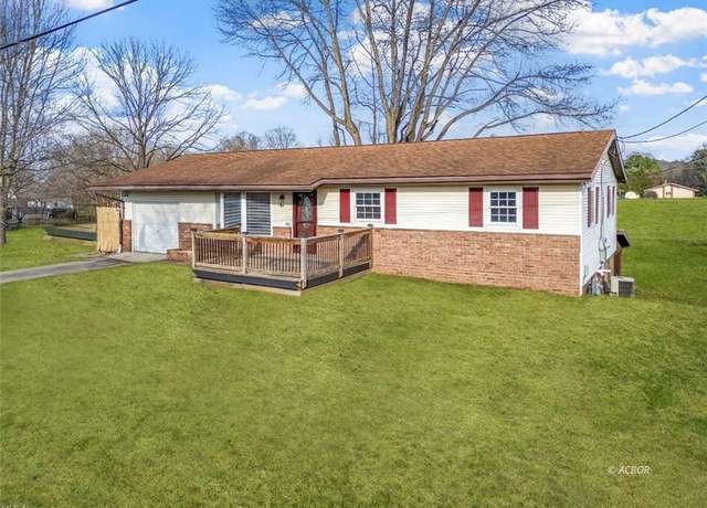 Property at 102 Summit Road Rd, Marietta, OH 45750, 3 beds, 2 baths
