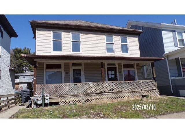 Property at 206/208 Washington St, Nelsonville, OH 45764, 6 beds, 3 baths