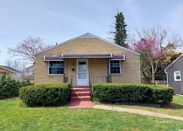 Property at 14 Euclid Dr, Athens, OH 45701, 2 beds, 1 bath