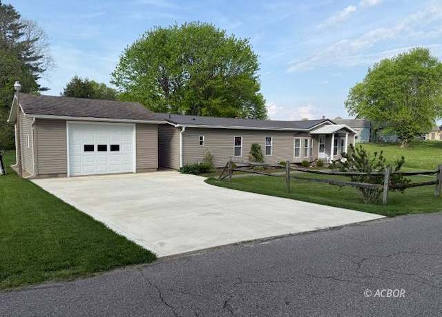 Property at 39 E First St, The Plains, OH 45780, 3 beds, 2 baths