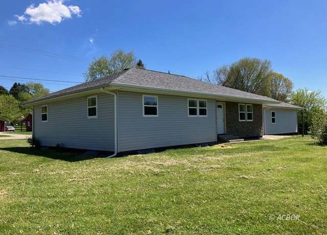 Property at 1353 Dusky St, Syracuse, OH 45779, 3 beds, 2 baths
