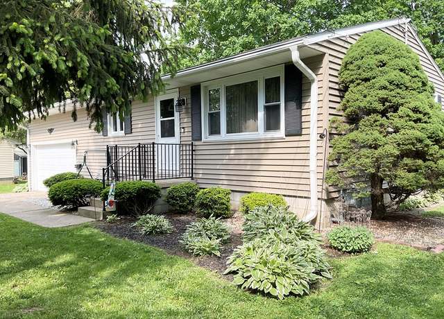 Property at 137 Ronald Ave, Ashland, OH 44805, 2 beds, 1 bath