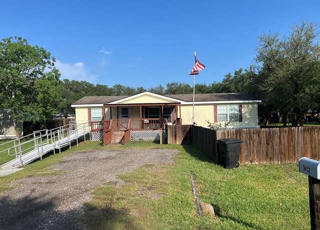 Property at 1612 S Hood St, Rockport, TX 78382, 3 beds, 2 baths