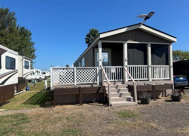 Property at 202 Salt Lake Rd, Rockport, TX 78382, 2 beds, 2 baths