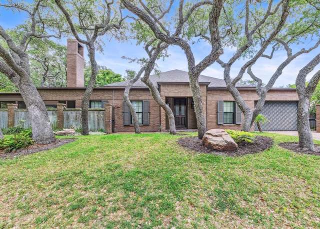 Property at 2006 Crescent Dr, Rockport, TX 78382, 3 beds, 2.5 baths