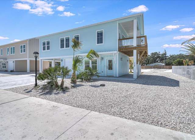 Property at 114 Seven Palms Dr, Rockport, TX 78382, 4 beds, 3 baths