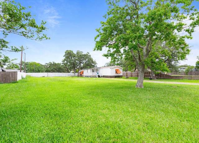 Property at 4134 Loop 1781, Rockport, TX 78382, 3 beds, 2 baths