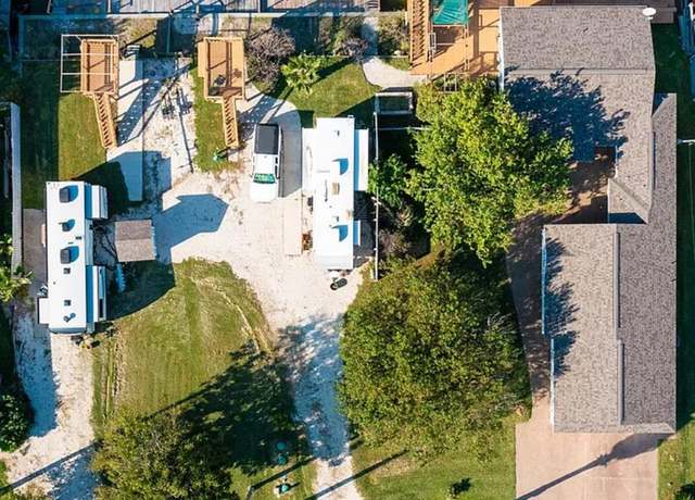 Property at 814 Rattlesnake Point Rd, Rockport, TX 78382, 4 beds, 2 baths