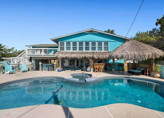 Property at 1610 Sorenson Dr, Rockport, TX 78382, 5 beds, 3 baths