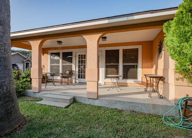Property at 401 Inverrary Dr, Rockport, TX 78382, 2 beds, 2 baths