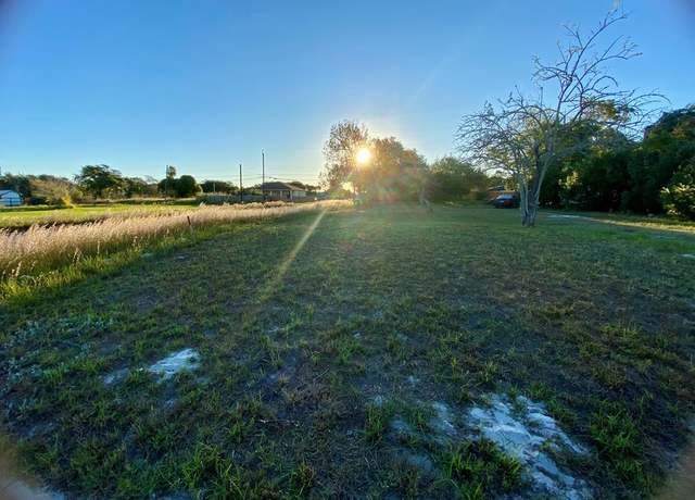 Property at 343 W Lenoir Ave, Aransas Pass, TX 78336