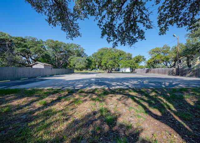 Property at 1114 N Ann St, Rockport, TX 78382