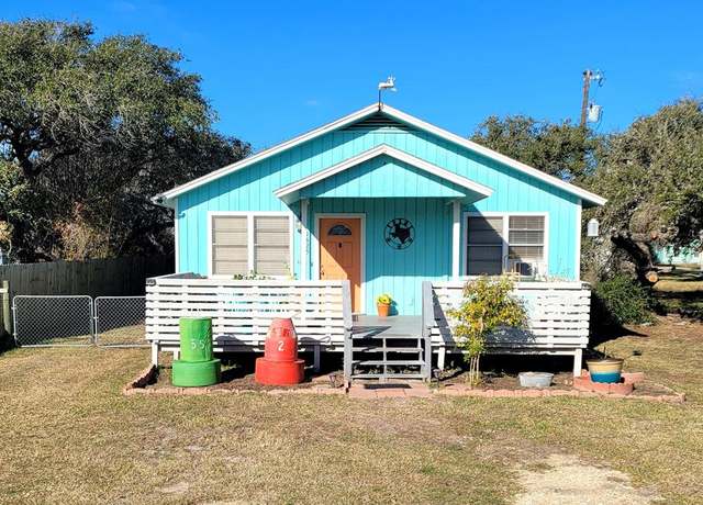 Property at 1425 S Ann St, Rockport, TX 78382, 4 beds, 3 baths