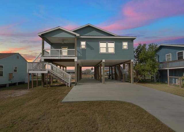 Property at 112 Lakeview Rd, Rockport, TX 78382, 3 beds, 2 baths