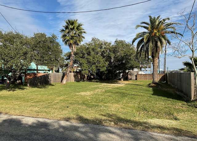 Property at 304 S Third St, Rockport, TX 78382