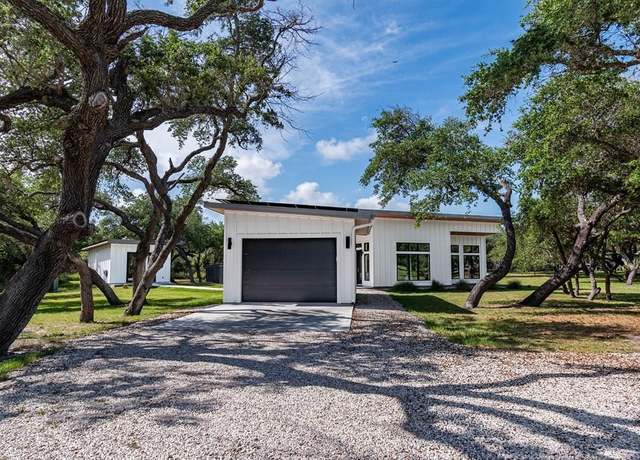 Property at 26 Twelfth St, Rockport, TX 78382, 2 beds, 2.5 baths