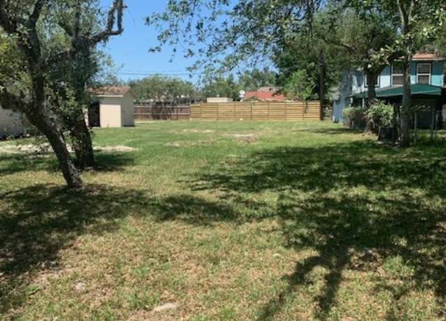 Property at 123 - B Palm St, Rockport, TX 78382