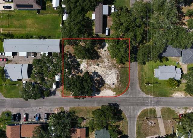 Property at 104 S Fourth St, Fulton, TX 78358