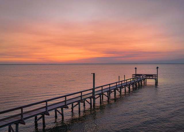 Property at 682 Copano Ridge Rd, Rockport, TX 78382, 3 beds, 3 baths