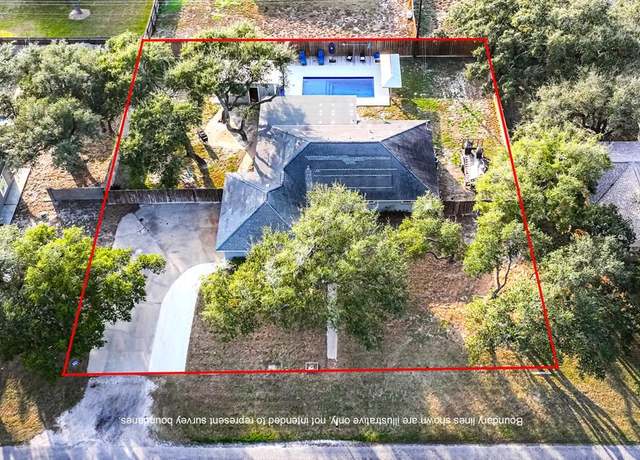 Property at 927 Pine Ave, Rockport, TX 78383, 3 beds, 2 baths