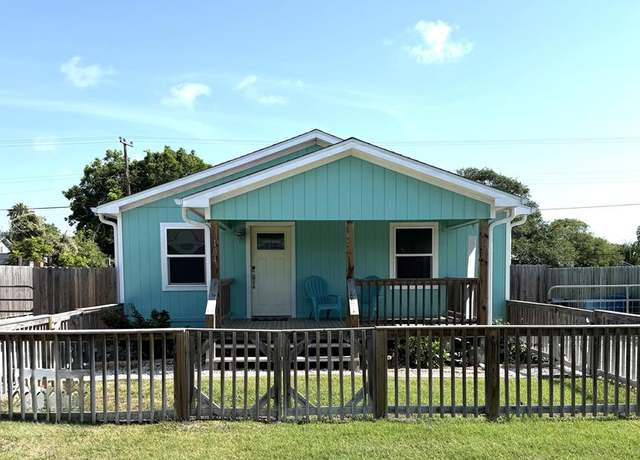 Property at 104 Hunter Ct, Rockport, TX 78382, 2 beds, 2 baths
