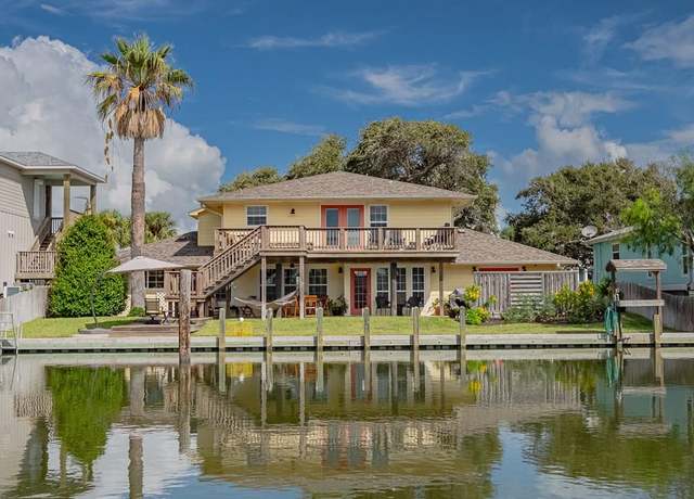Property at 4 Pelican Dr, Rockport, TX 78382, 3 beds, 3 baths