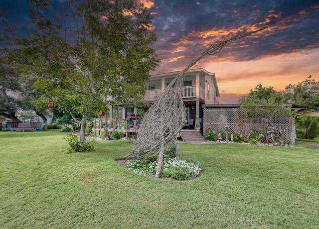 Property at 233 Lakeview Dr, Rockport(holiday Beach), TX 78382, 3 beds, 2 baths
