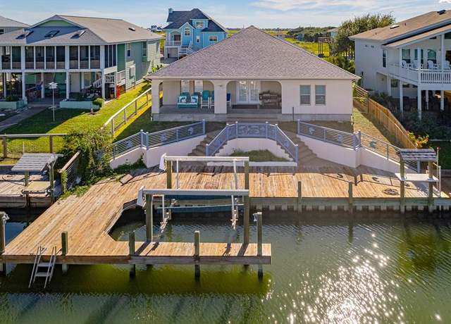 Property at 204 Lands End Rd, Rockport, TX 78382, 4 beds, 3 baths