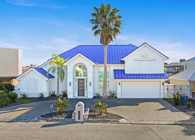 Property at 38 Blue Heron Dr, Rockport, TX 78382, 4 beds, 4.5 baths
