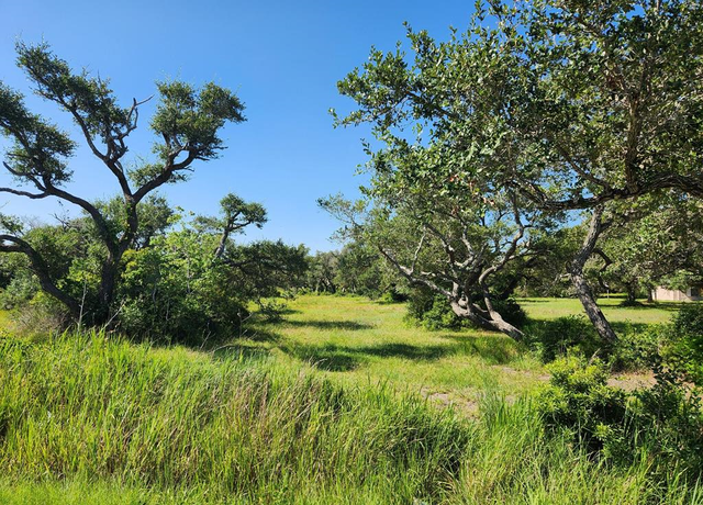Property at 1515 Eighteenth St, Rockport, TX 78382