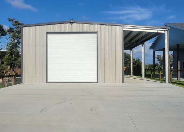 Property at 1724 San Antonio St, Rockport, TX 78382, 1 bath